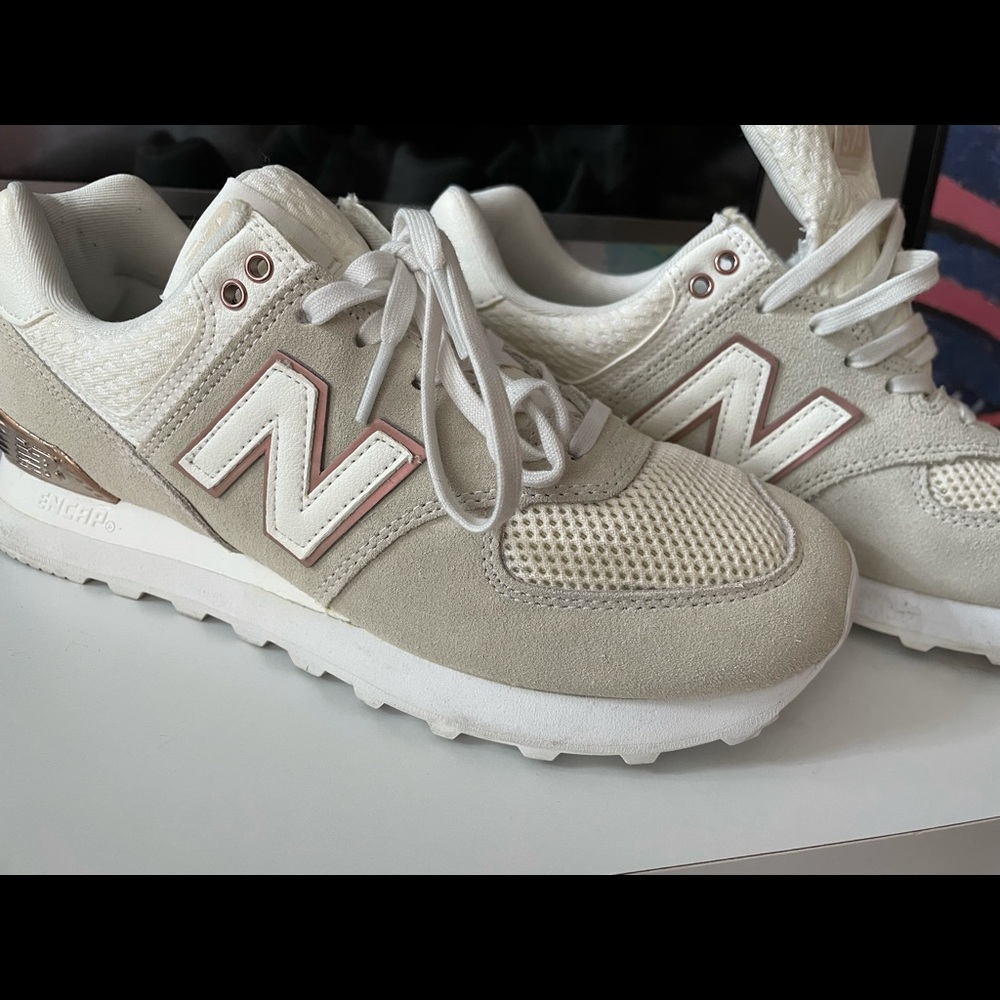 women’s new balance beige size 8